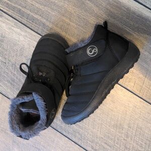 Girls Snow Shoes Size 12